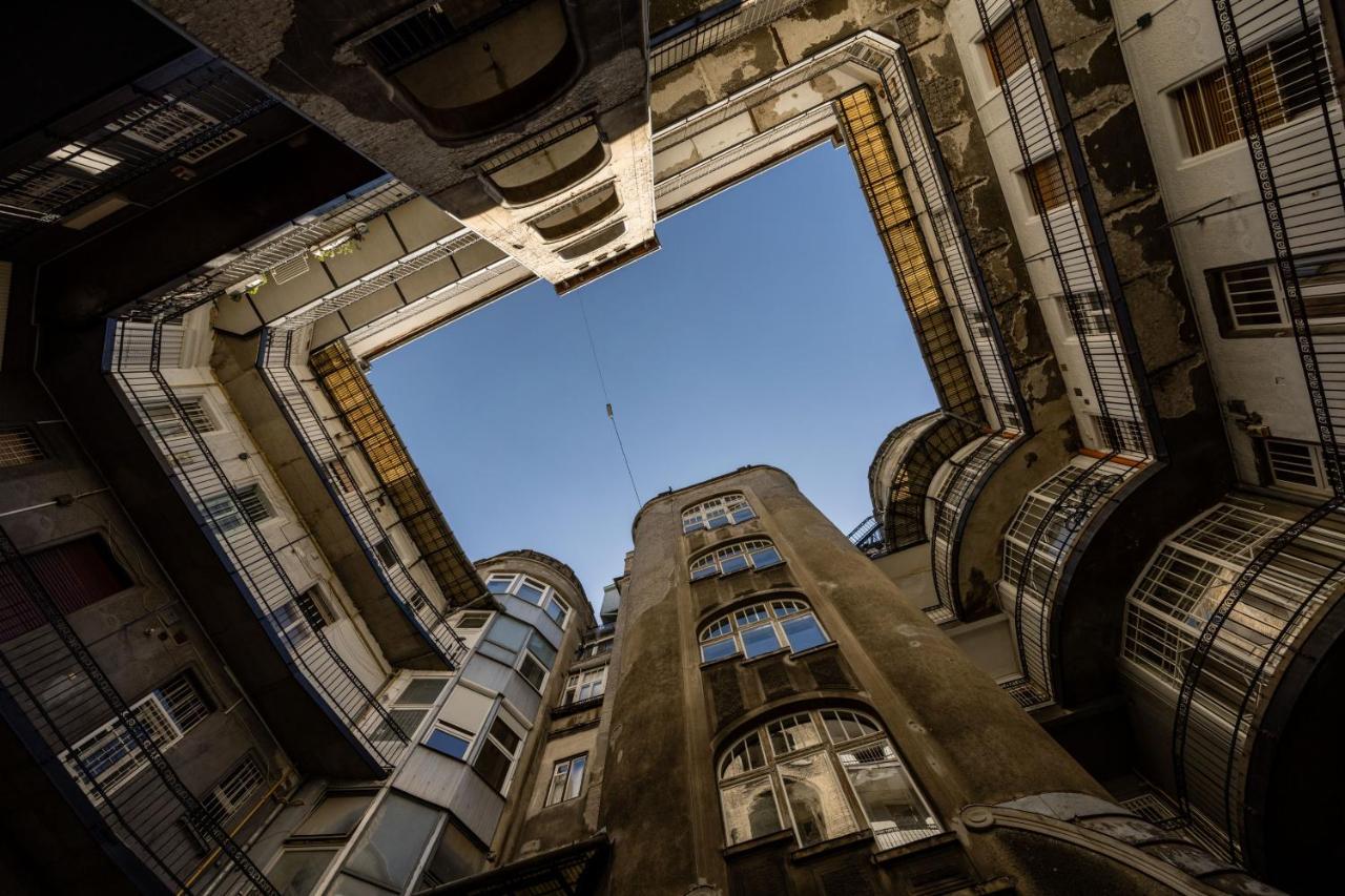 Skyline Serenity Retreat @Vaci Most Famous Street Apartment Budapest Exterior photo